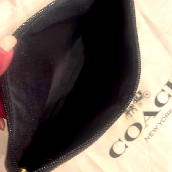 Coach Case - Picture 5 of 6